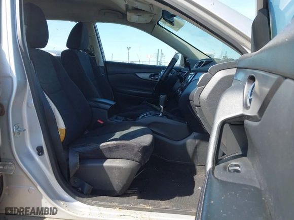2016 Nissan Rogue SV with VIN JN8AT2MT2GW010360, listed as a IAAI auction lot 41960340 with 136,197 mi miles. Bid and sale history available at carsss.com. Image 5.