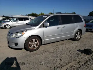 2011 Volkswagen Routan SE with VIN 2V4RW3DG3BR766608, listed as a Copart auction lot 67268015 with 144,329 mi miles and Clean title. Bid and sale history available at DreamBid. Image 1.