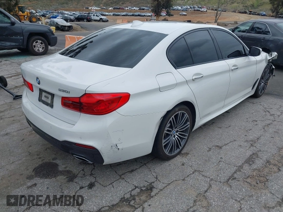 2018 BMW 5 Series 530i z VIN WBAJA5C54JG898565, wystawiony jako IAAI lot #41745230 z przebiegiem 123 776 mil mil oraz . Historia ofert i sprzedaży dostępna na DreamBid. Obrazek 4.