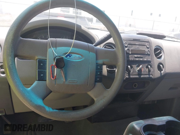 2006 Ford F-150 XLT z VIN 1FTRW12W46FB05899, wystawiony jako IAAI lot #42808707 z przebiegiem 364 716 mil mil oraz . Historia ofert i sprzedaży dostępna na DreamBid. Obrazek 11.