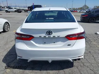2021 Toyota Camry SE Nightshade with VIN 4T1G11AK8MU553894, listed as a IAAI auction lot 41847408 with 28,557 mi miles. Bid and sale history available at carsss.com. Image 17.