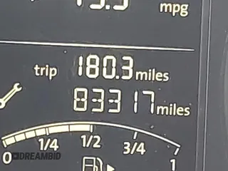 2015 Volkswagen Jetta SE z VIN 3VWD17AJ1FM225271, wystawiony jako IAAI lot #40353904 z przebiegiem 83 317 mil mil oraz . Historia ofert i sprzedaży dostępna na DreamBid. Obrazek 16.