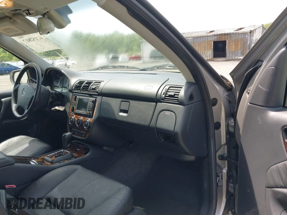 2005 Mercedes-Benz M 350 with VIN 4JGAB57E25A531968, listed as a IAAI auction lot 42152817 with 138,241 mi miles and . Bid and sale history available at DreamBid. Image 5.