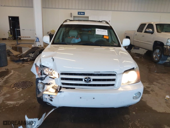 2003 Toyota Highlander with VIN JTEHF21A430153629, listed as a IAAI auction lot 41334411 with 236,557 mi miles. Bid and sale history available at carsss.com. Image 12.