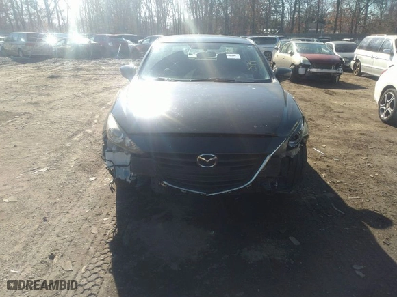 2014 Mazda Mazda3 i Sport with VIN JM1BM1U73E1186502, listed as a IAAI auction lot 38724333 with 999,999 mi miles. Bid and sale history available at carsss.com. Image 6.