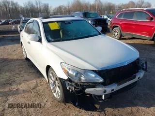 2013 Hyundai Genesis 3.8L with VIN KMHGC4DD3DU224495, listed as a IAAI auction lot 41741436 with 130,029 mi miles. Bid and sale history available at carsss.com. Image 1.