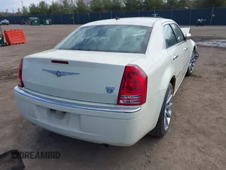 2008 Chrysler 300 C Hemi with VIN 2C3KA63HX8H260492, listed as a IAAI auction lot 41897779 with 0 mi miles. Bid and sale history available at carsss.com. Image 4.
