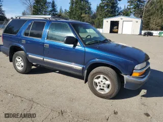 2000 Chevrolet Blazer LT with VIN 1GNDT13W8Y2119632, listed as a Copart auction lot 47387175 with 140,356 mi miles and Salvage Title. Bid and sale history available at carsss.com. Image 4.