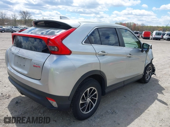 2020 Mitsubishi Eclipse Cross ES z VIN JA4AS3AA4LZ014128, wystawiony jako IAAI lot #42053759 z przebiegiem 72 825 mil mil oraz . Historia ofert i sprzedaży dostępna na DreamBid. Obrazek 4.