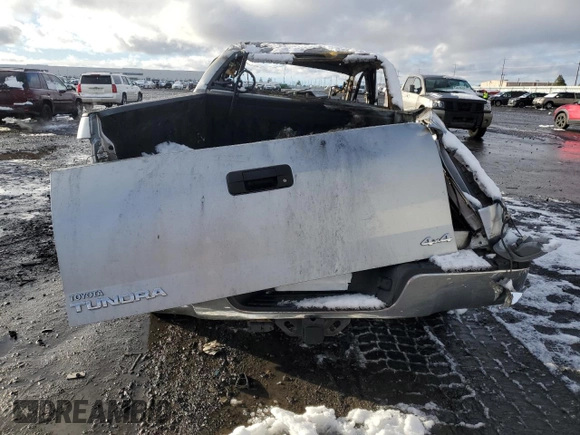 2010 Toyota Tundra 4WD Truck with VIN 5TFUM5F16AX015873, listed as a Copart auction lot 86865444 with 0 mi miles and Salvage Title. Bid and sale history available at carsss.com. Image 6.