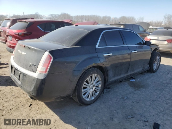 2013 Chrysler 300 C z VIN 2C3CCAKT4DH600916, wystawiony jako Copart lot #42281255 z przebiegiem 173 998 mil mil oraz Szkoda całkowita • Salvage title. Historia ofert i sprzedaży dostępna na DreamBid. Obrazek 3.