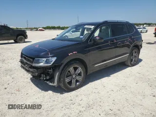 2021 Volkswagen Tiguan SE z VIN 3VV3B7AX3MM127566, wystawiony jako Copart lot #52336575 z przebiegiem 26 762 mil mil oraz Szkody całkowita. Historia ofert i sprzedaży dostępna na DreamBid. Obrazek 1.