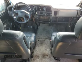 2004 GMC Yukon SLE with VIN 1GKEC13V34J114637, listed as a Copart auction lot 86000424 with 0 mi miles and Salvage Title. Bid and sale history available at carsss.com. Image 8.