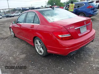 2012 Mercedes-Benz C 300 Sport с VIN WDDGF8BB8CR207493, выставлен на аукционе IAAI как лот 42660200 с пробегом 193 504 миль миль и . История ставок и продаж доступна на DreamBid. Изображение 3.