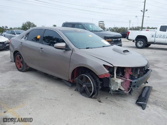 2014 Toyota Camry L with VIN 4T1BF1FK2EU764952, listed as a IAAI auction lot 41417732 with 1 mi miles. Bid and sale history available at carsss.com. Image 1.