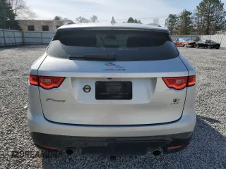 2018 Jaguar F-Pace S z VIN SADCM2FV9JA295115, wystawiony jako Copart lot #53657865 z przebiegiem 165 940 mil mil oraz Szkody całkowita. Historia ofert i sprzedaży dostępna na DreamBid. Obrazek 6.