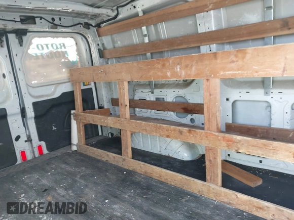 2015 Ford Transit Cargo z VIN 1FTNR1ZM1FKA46909, wystawiony jako IAAI lot #42092389 z przebiegiem 216 806 mil mil oraz . Historia ofert i sprzedaży dostępna na DreamBid. Obrazek 8.