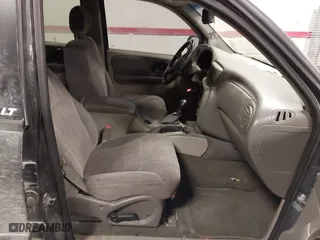 2004 Chevrolet TrailBlazer LS with VIN 1GNDT13S942111367, listed as a IAAI auction lot 41579052 with 213,550 mi miles. Bid and sale history available at carsss.com. Image 5.
