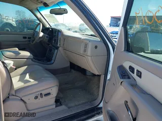 2003 GMC Yukon XL Denali with VIN 1GKFK66U03J295895, listed as a IAAI auction lot 41720019 with 233,965 mi miles. Bid and sale history available at carsss.com. Image 5.