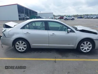 2009 Lincoln MKZ with VIN 3LNHM26T39R611671, listed as a IAAI auction lot 41863323 with 180,734 mi miles and . Bid and sale history available at DreamBid. Image 13.