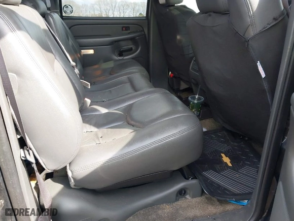 2003 Chevrolet Avalanche with VIN 3GNEK13T33G320268, listed as a IAAI auction lot 41718337 with 247,360 mi miles. Bid and sale history available at carsss.com. Image 8.