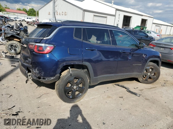 2018 Jeep Compass Latitude z VIN 3C4NJDBB5JT400553, wystawiony jako Copart lot #57513225 z przebiegiem 120 400 mil mil oraz Szkoda całkowita • Salvage title. Historia ofert i sprzedaży dostępna na DreamBid. Obrazek 3.