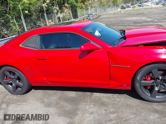 2010 Chevrolet Camaro 2SS z VIN 2G1FK1EJ0A9144871, wystawiony jako IAAI lot #42054933 z przebiegiem 140 100 mil mil oraz . Historia ofert i sprzedaży dostępna na DreamBid. Obrazek 13.