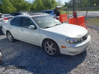 2002 Infiniti I35 Luxury with VIN JNKDA31AX2T020070, listed as a IAAI auction lot 42030518 with 165,414 mi miles. Bid and sale history available at carsss.com. Image 1.