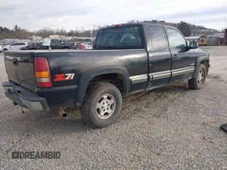 2000 Chevrolet Silverado 1500 LS with VIN 1GCEK19T4YZ243353, listed as a IAAI auction lot 41469904 with 251,712 mi miles. Bid and sale history available at carsss.com. Image 4.