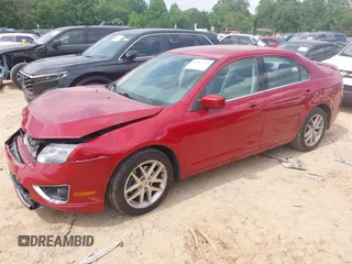 2010 Ford Fusion SEL z VIN 3FAHP0JA6AR131544, wystawiony jako IAAI lot #42263173 z przebiegiem 126 194 mil mil oraz . Historia ofert i sprzedaży dostępna na DreamBid. Obrazek 2.