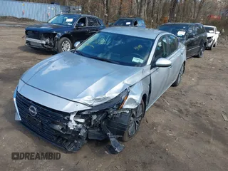 2023 Nissan Altima SV z VIN 1N4BL4DV3PN332952, wystawiony jako IAAI lot #41731261 z przebiegiem 16 720 mil mil oraz . Historia ofert i sprzedaży dostępna na DreamBid. Obrazek 6.