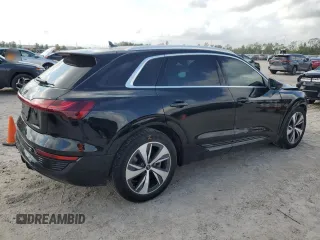2024 Audi Q8 e-tron Premium Plus z VIN WA15AAGE4RB029832, wystawiony jako Copart lot #79555074 z przebiegiem 12 722 mil mil oraz Szkoda całkowita • Salvage title. Historia ofert i sprzedaży dostępna na DreamBid. Obrazek 3.