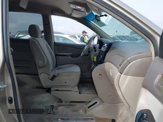 2005 Toyota Sienna CE z VIN 5TDZA23C75S312147, wystawiony jako IAAI lot #41513436 z przebiegiem 87 473 mil mil oraz . Historia ofert i sprzedaży dostępna na DreamBid. Obrazek 5.