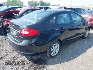 2013 Ford Fiesta S z VIN 3FADP4AJ5DM143885, wystawiony jako IAAI lot #42743132 z przebiegiem Nie podano mil oraz . Historia ofert i sprzedaży dostępna na DreamBid. Obrazek 4.