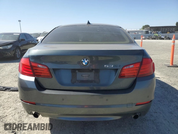 2011 BMW 5 Series 535i z VIN WBAFR7C55BC807077, wystawiony jako Copart lot #55354805 z przebiegiem Nie podano mil oraz Szkody całkowita. Historia ofert i sprzedaży dostępna na DreamBid. Obrazek 6.