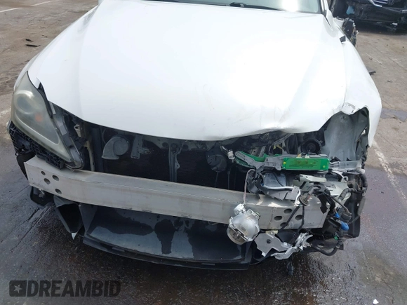 2011 Lexus IS 350 z VIN JTHBE5C25B5027770, wystawiony jako IAAI lot #42357510 z przebiegiem 204 335 mil mil oraz . Historia ofert i sprzedaży dostępna na DreamBid. Obrazek 6.