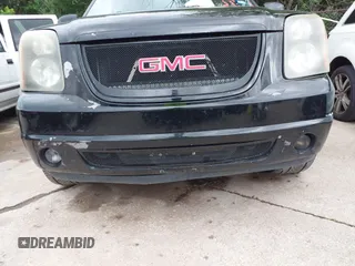 2008 GMC Yukon XL SLT with VIN 1GKFC16018R211752, listed as a IAAI auction lot 42137904 with 136,320 mi miles. Bid and sale history available at carsss.com. Image 6.