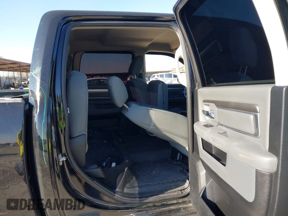 2015 Ram 1500 Outdoorsman z VIN 1C6RR6LT7FS592085, wystawiony jako IAAI lot #41384731 z przebiegiem 134 384 mil mil oraz . Historia ofert i sprzedaży dostępna na DreamBid. Obrazek 8.