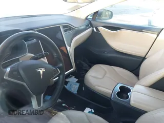 2014 Tesla Model S 60 z VIN 5YJSA1H19EFP51406, wystawiony jako IAAI lot #41561395 z przebiegiem Nie podano mil oraz . Historia ofert i sprzedaży dostępna na DreamBid. Obrazek 15.