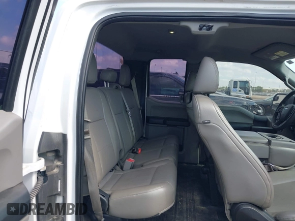 2015 Ford F-150 XL with VIN 1FTEX1CF9FKE89616, listed as a IAAI auction lot 41535973 with 212,364 mi miles. Bid and sale history available at carsss.com. Image 8.
