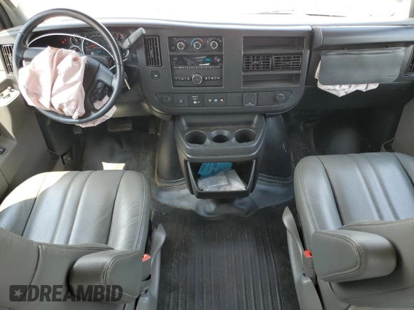 2022 Chevrolet Express Cargo z VIN 1GCWGAF71N1198508, wystawiony jako Copart lot #59487795 z przebiegiem 72 395 mil mil oraz Szkoda całkowita • Salvage title. Historia ofert i sprzedaży dostępna na DreamBid. Obrazek 8.