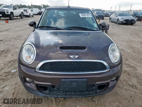 2011 MINI Convertible S with VIN WMWZP3C58BTX83725, listed as a Copart auction lot 60921875 with 45,400 mi miles and Salvage title. Bid and sale history available at DreamBid. Image 5.