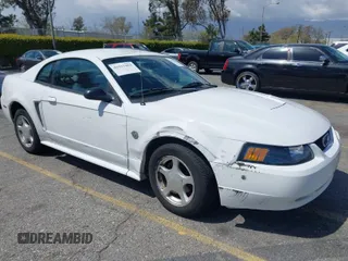 2004 Ford Mustang Standard with VIN 1FAFP40674F186503, listed as a IAAI auction lot 41915483 with 157,864 mi miles. Bid and sale history available at carsss.com. Image 1.