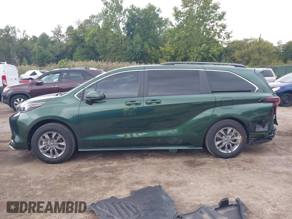 2024 Toyota Sienna LE with VIN 5TDKSKFC1RS129035, listed as a IAAI auction lot 40413615 with 4,834 mi miles. Bid and sale history available at carsss.com. Image 15.