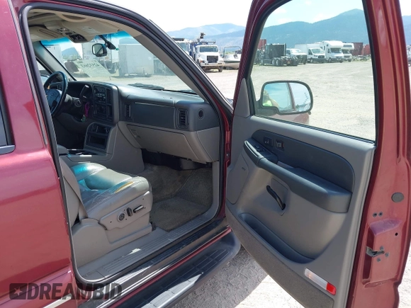 2003 Chevrolet Suburban LT with VIN 1GNFK16Z73J201741, listed as a IAAI auction lot 42532663 with 275,951 mi miles and . Bid and sale history available at DreamBid. Image 5.