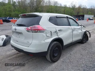 2015 Nissan Rogue SL z VIN 5N1AT2MV5FC824012, wystawiony jako IAAI lot #42106315 z przebiegiem 223 085 mil mil oraz . Historia ofert i sprzedaży dostępna na DreamBid. Obrazek 4.