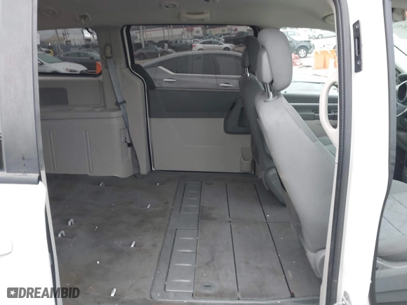 2010 Dodge Grand Caravan SE with VIN 2D4RN4DE4AR377480, listed as a IAAI auction lot 41732512 with 137,096 mi miles. Bid and sale history available at carsss.com. Image 8.