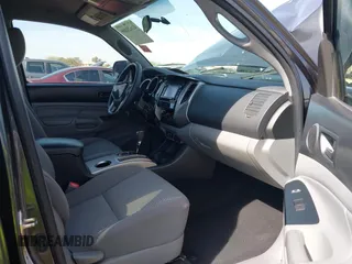 2014 Toyota Tacoma with VIN 3TMLU4EN0EM145573, listed as a IAAI auction lot 41621189 with 178,281 mi miles. Bid and sale history available at carsss.com. Image 5.