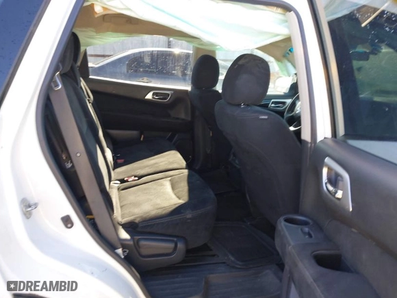 2016 Nissan Pathfinder Platinum with VIN 5N1AR2MM8GC614835, listed as a IAAI auction lot 41246654 with 186,892 mi miles. Bid and sale history available at carsss.com. Image 8.