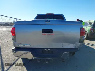2008 Toyota Tundra z VIN 5TFRV54138X062990, wystawiony jako IAAI lot #41258844 z przebiegiem 206 873 mil mil oraz . Historia ofert i sprzedaży dostępna na DreamBid. Obrazek 16.